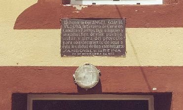 Placa en agradecimiento a Ángel García Vedoya