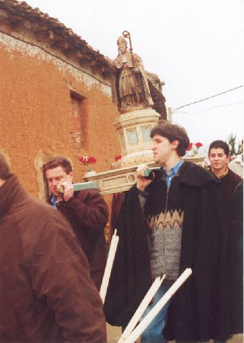 inicioprocesion.jpg (32221 bytes)