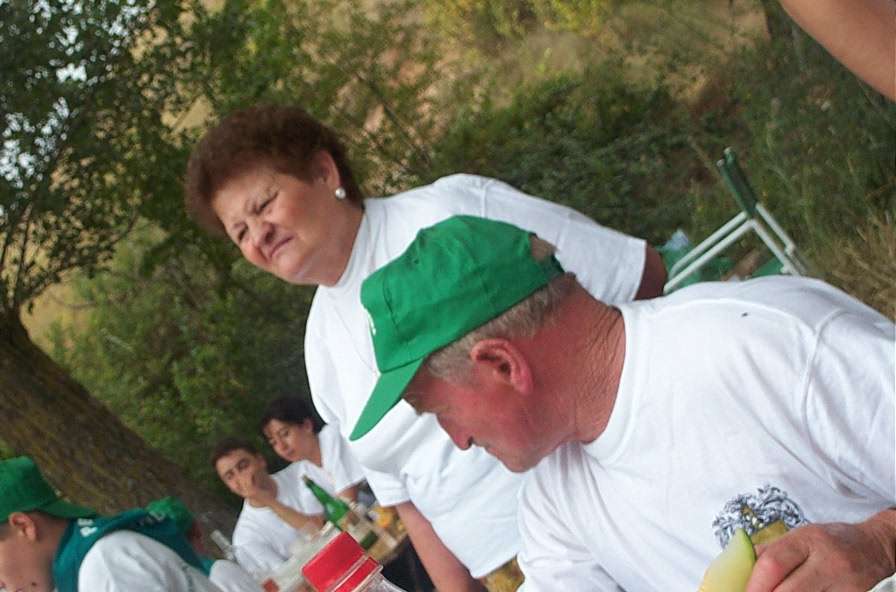 laura_amonario.jpg (56616 bytes)