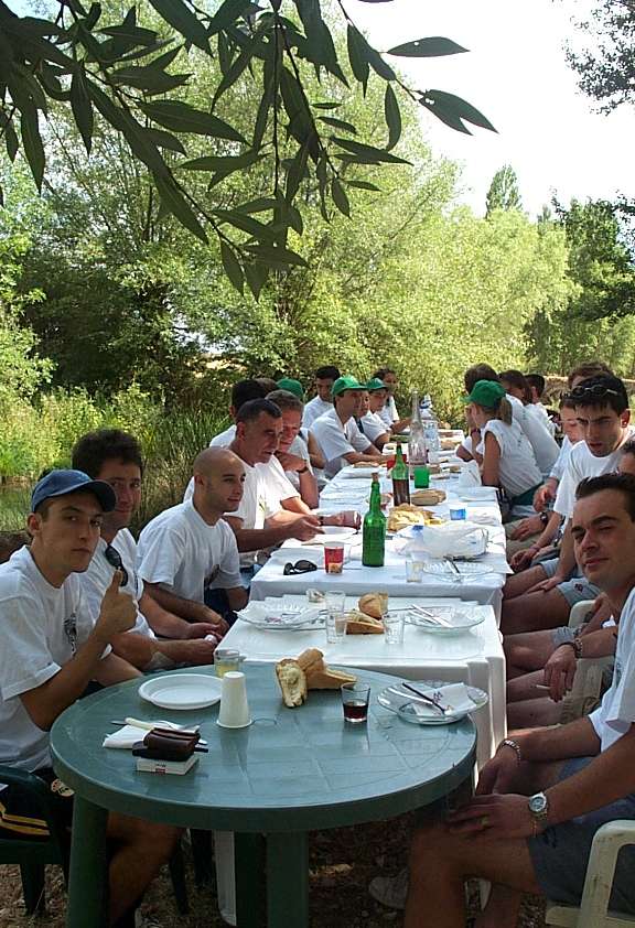 mesa_de_fernando.jpg (100547 bytes)