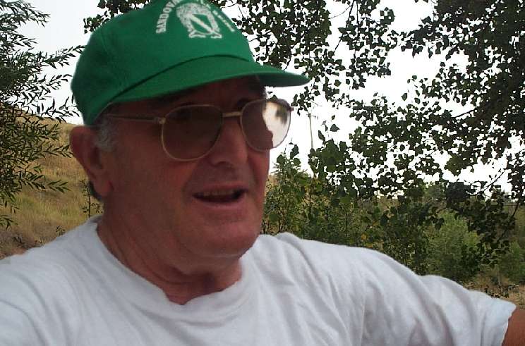 mesa_de_maxi_y_mariano_2.jpg (68586 bytes)