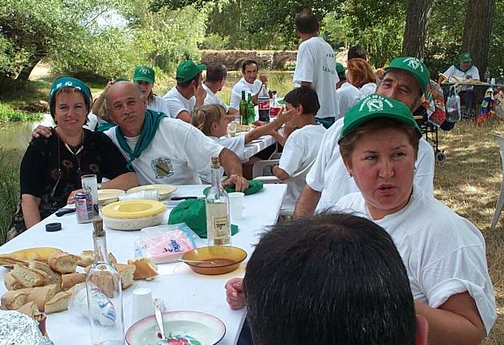 mesa_de_primi.jpg (71890 bytes)