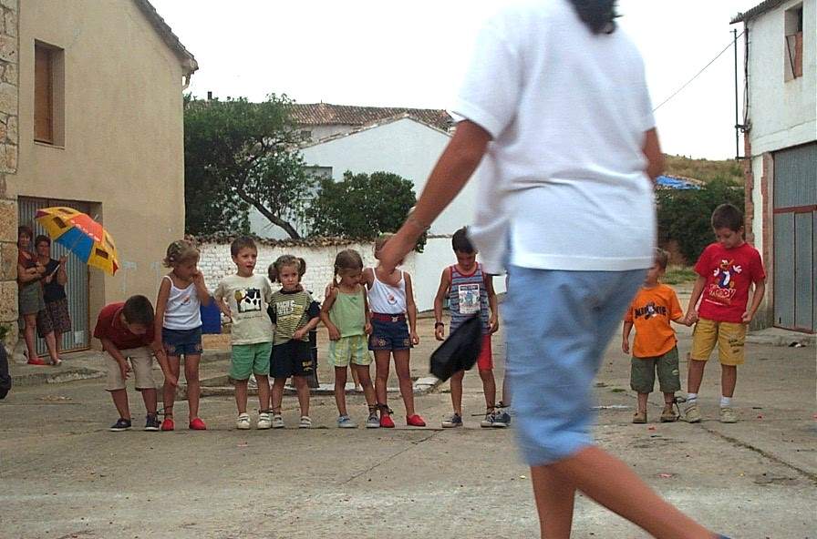por_enmedio.jpg (82657 bytes)